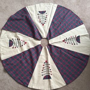 Festive Tree Skirt with Embroidered Trees